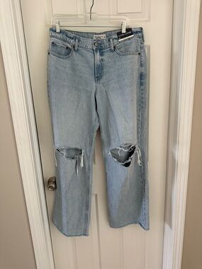 Abercrombie Ultra light Loose Light Wash Ripped Women's Jeans